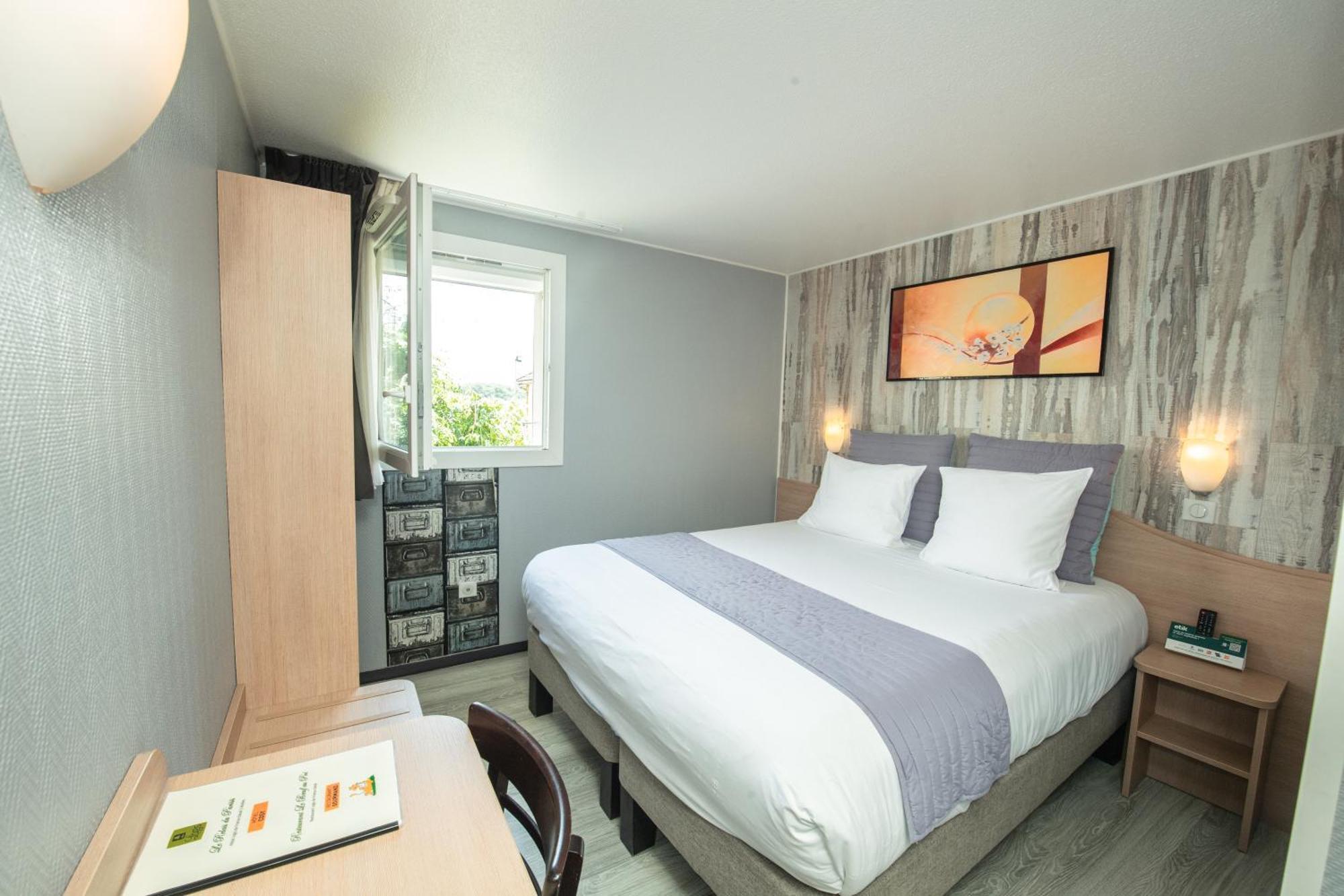 Logis Hotel - Le Relais Du Parisis Villeparisis Bagian luar foto