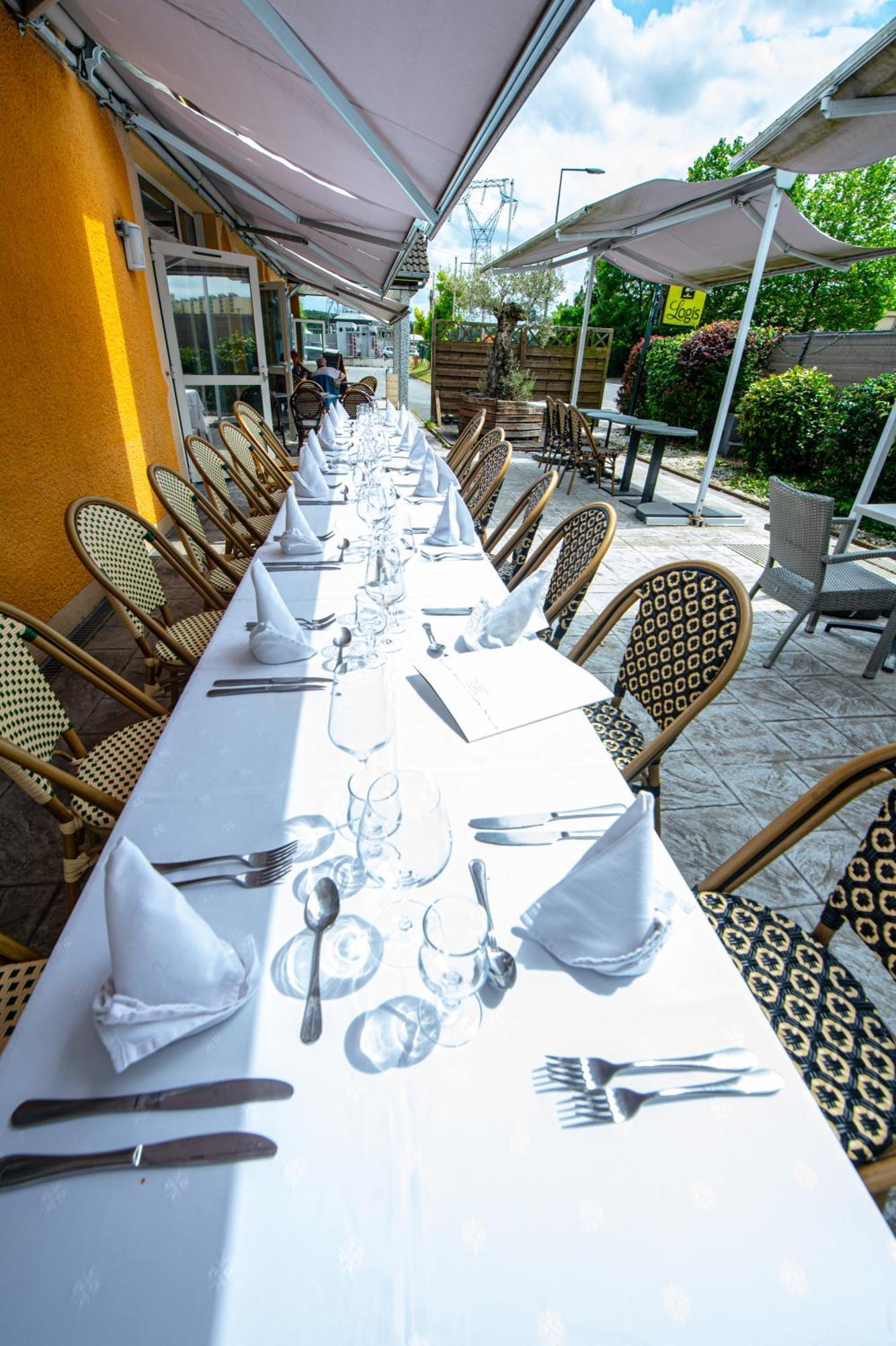 Logis Hotel - Le Relais Du Parisis Villeparisis Bagian luar foto