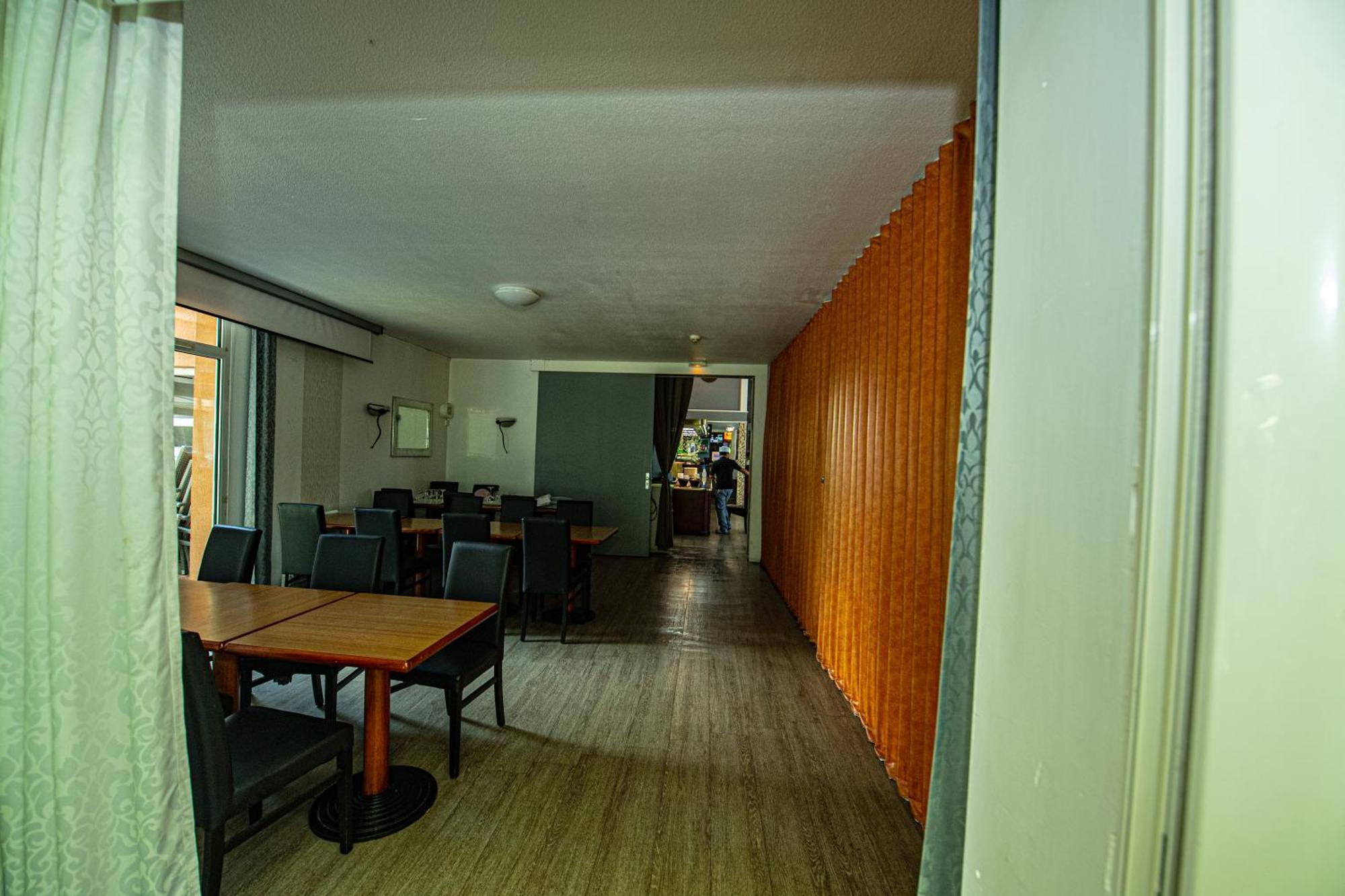 Logis Hotel - Le Relais Du Parisis Villeparisis Bagian luar foto