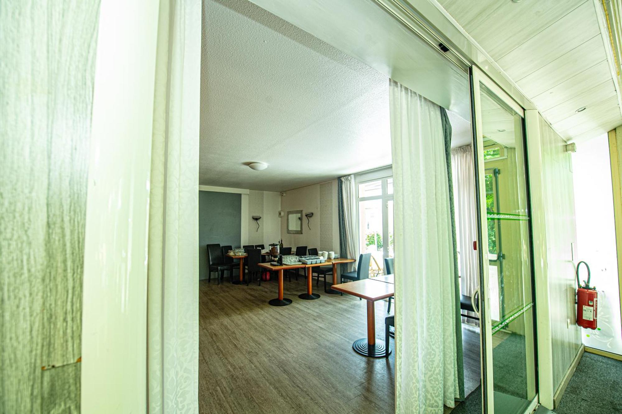Logis Hotel - Le Relais Du Parisis Villeparisis Bagian luar foto